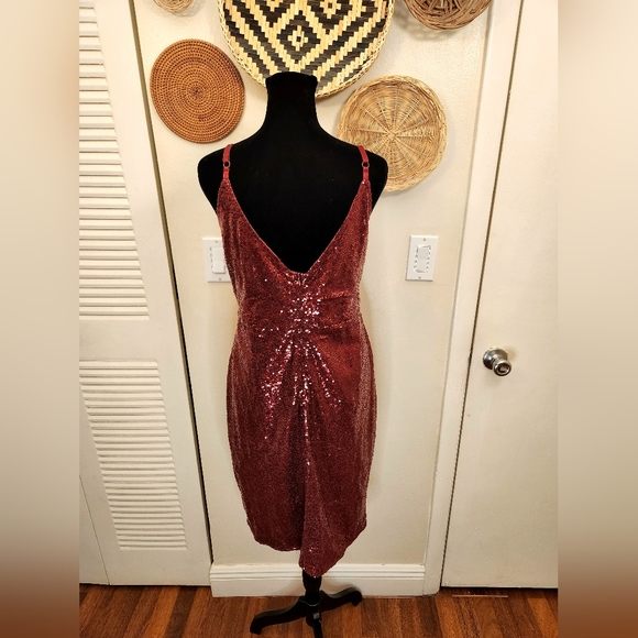 Red Sequin Mini Dress With Side Split - Picture 7 of 10